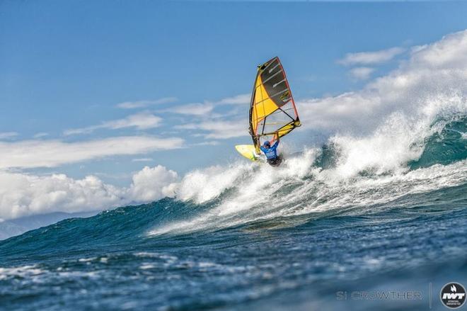 Day 6 – Rob Funk the legend still ripping at Ho'okipa! – Aloha Classic ©  Si Crowther / IWT